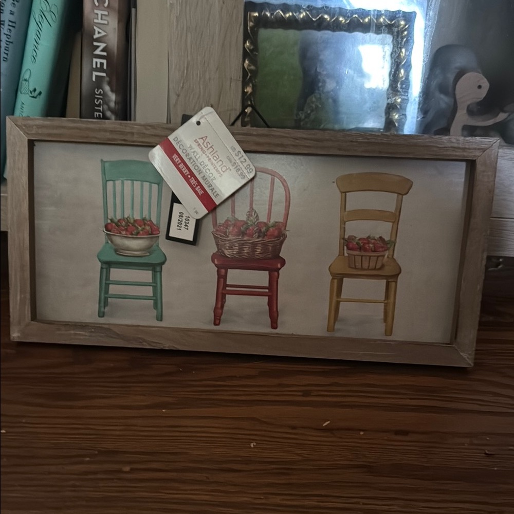 Ashland Green and Red Picture Frame Accents